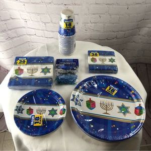 Hanukkah Celebrations Chanukah Party Plates Napkins Cups Confetti Serves 18 NEW